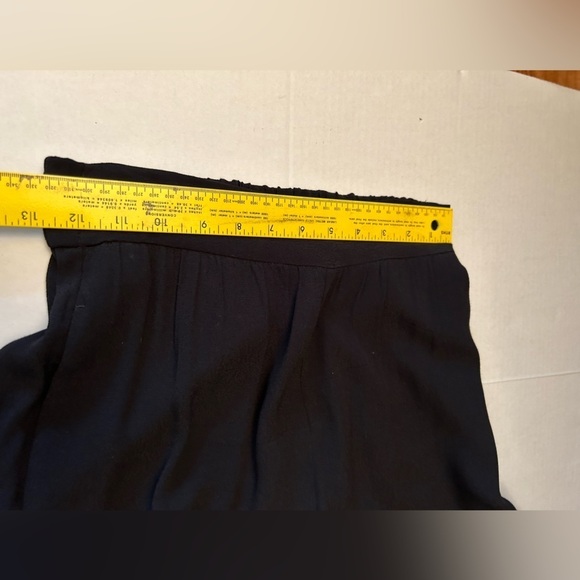 Madewell pull on wide leg crop pant with hand pockets in true black Sz-XS.  F4 - Picture 14 of 14